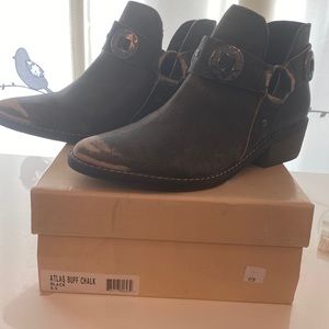 NIB Distressed ankle booties.
